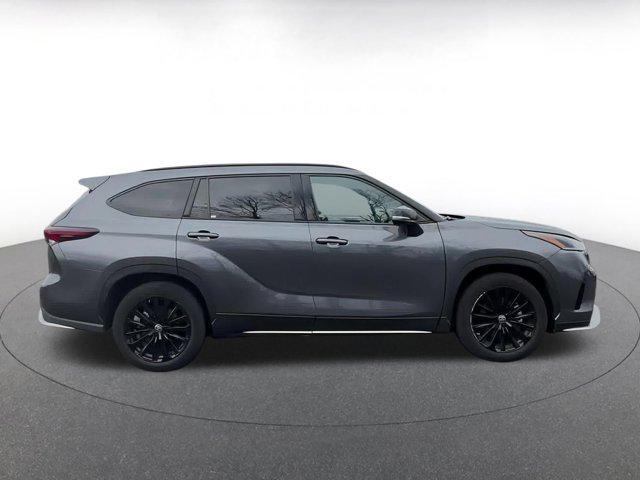 used 2024 Toyota Highlander car, priced at $40,330