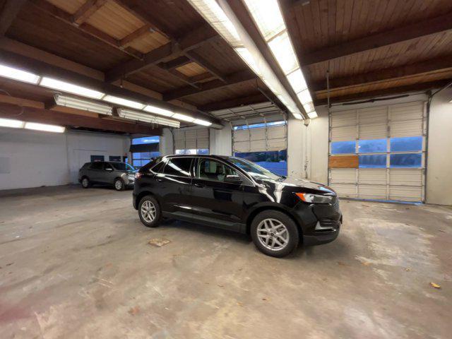 used 2024 Ford Edge car, priced at $25,955