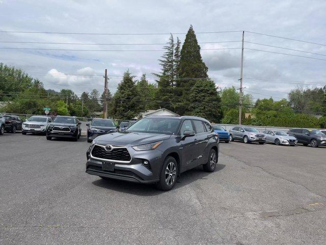 used 2023 Toyota Highlander car, priced at $36,495