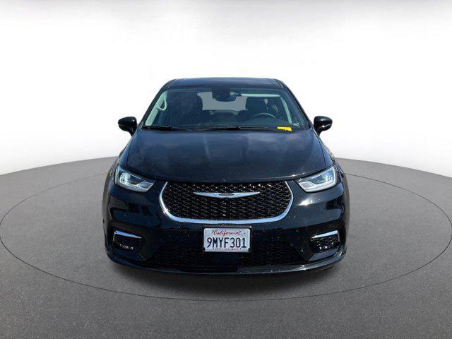 used 2024 Chrysler Pacifica car, priced at $34,166