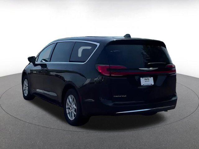used 2024 Chrysler Pacifica car, priced at $32,318