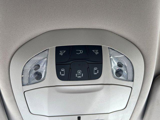used 2024 Chrysler Pacifica car, priced at $32,318