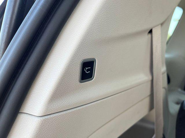 used 2024 Chrysler Pacifica car, priced at $32,318