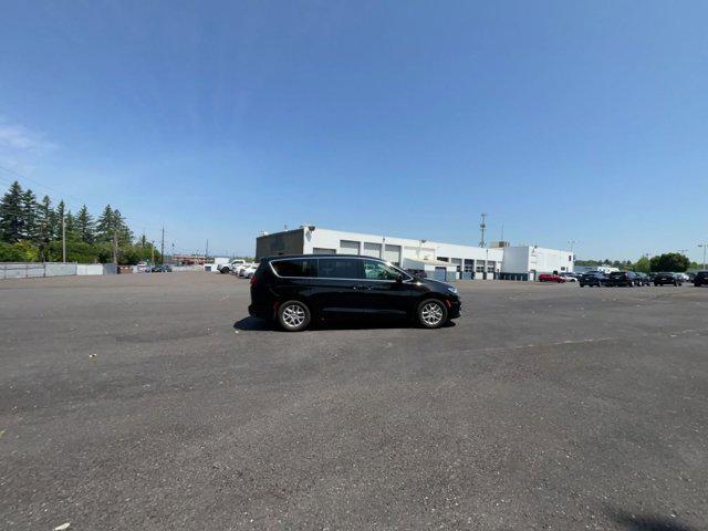used 2024 Chrysler Pacifica car, priced at $32,318