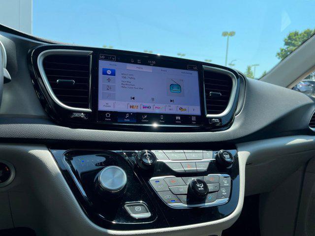 used 2024 Chrysler Pacifica car, priced at $32,318