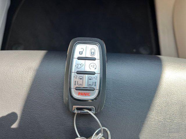 used 2024 Chrysler Pacifica car, priced at $32,318