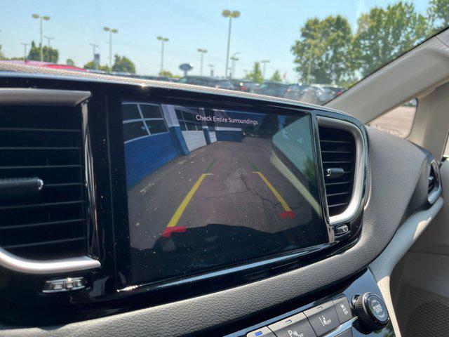 used 2024 Chrysler Pacifica car, priced at $32,318