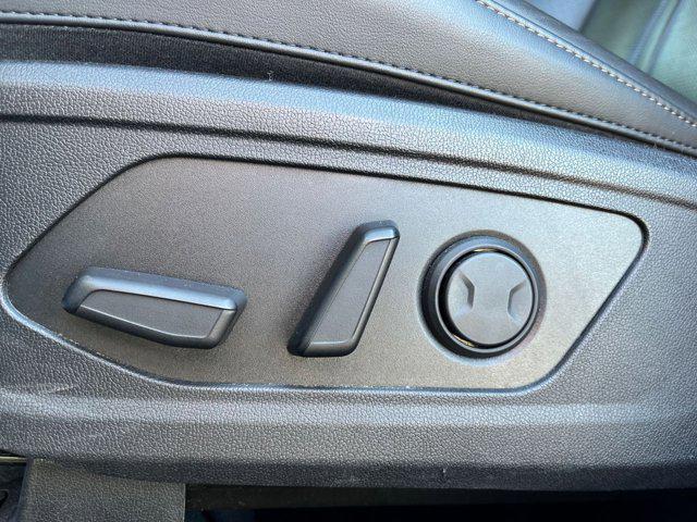 used 2024 Kia Sorento car, priced at $27,558
