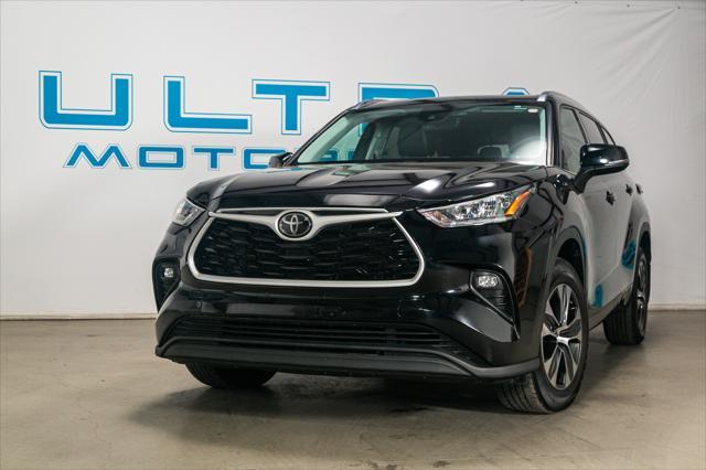 used 2020 Toyota Highlander car, priced at $27,995