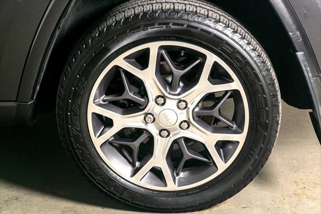 used 2018 Jeep Grand Cherokee car, priced at $17,995