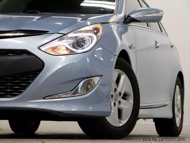 used 2012 Hyundai Sonata Hybrid car, priced at $8,999