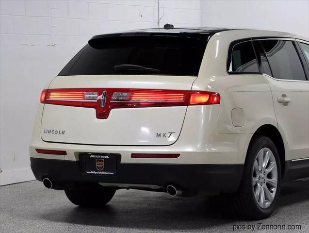 used 2018 Lincoln MKT car, priced at $19,999