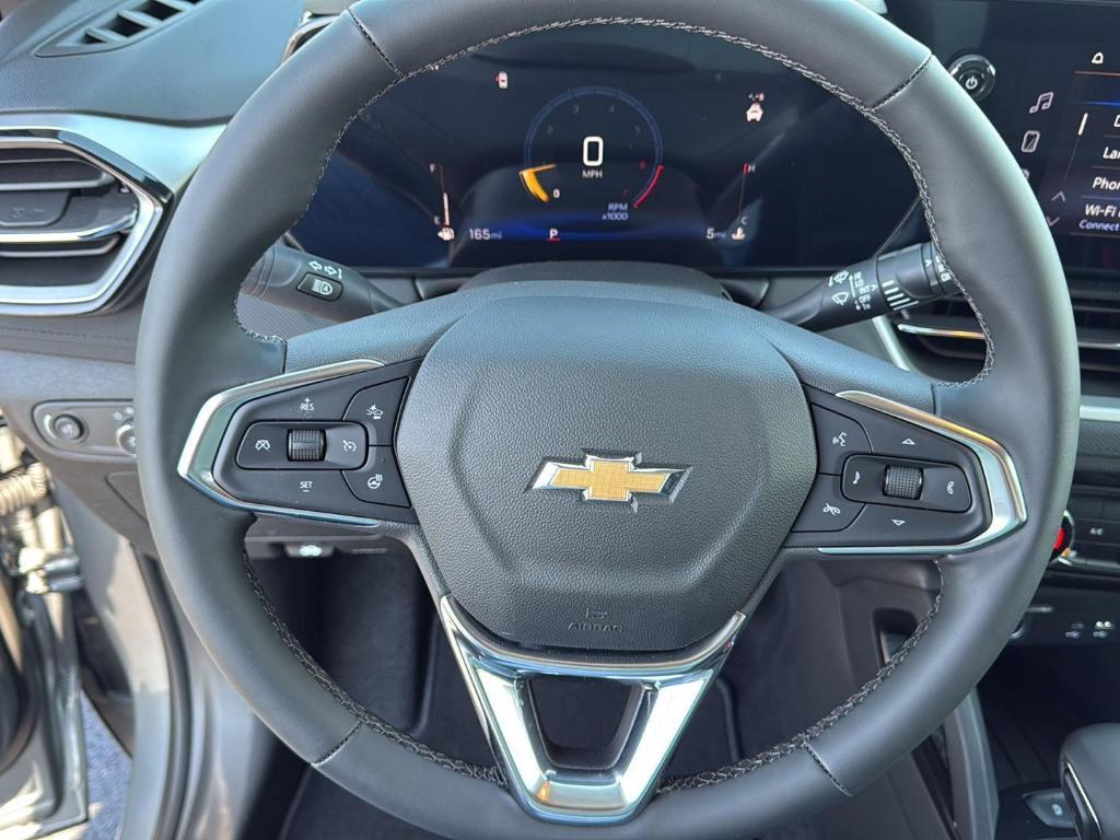 new 2025 Chevrolet TrailBlazer car, priced at $26,020