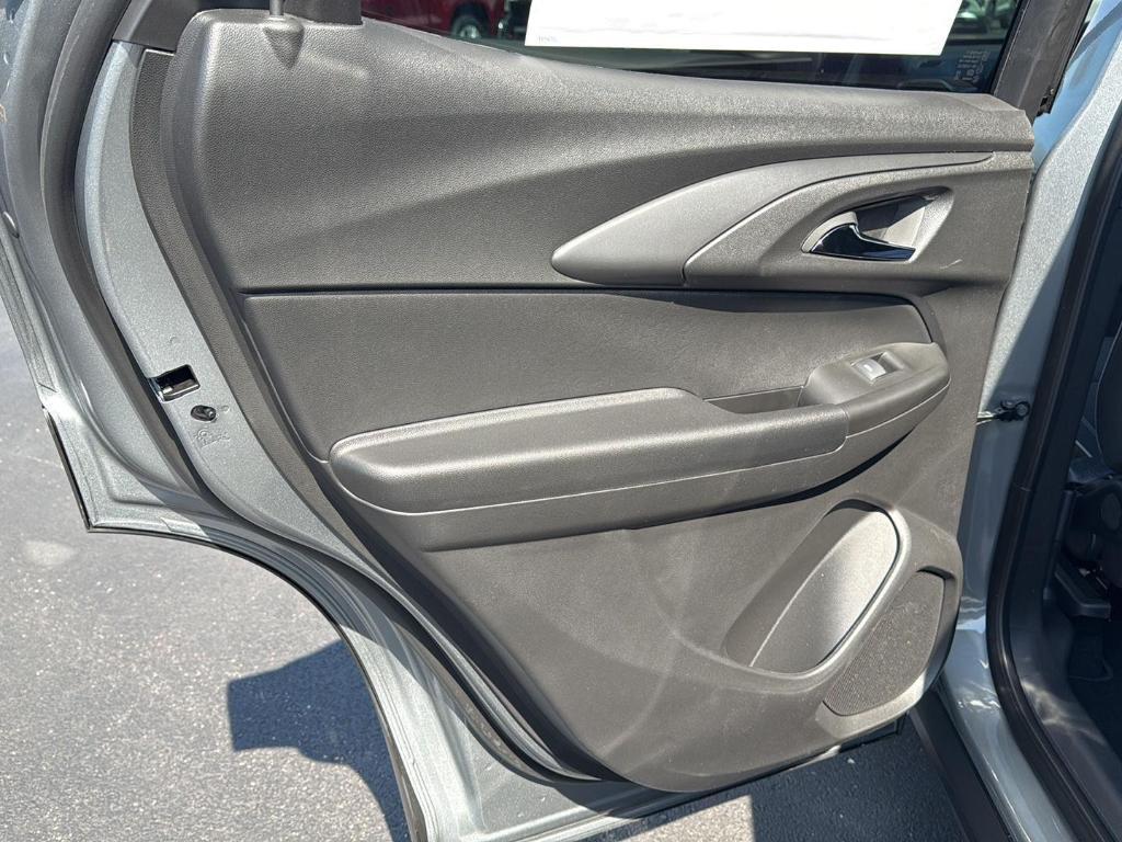 new 2025 Chevrolet TrailBlazer car, priced at $26,020