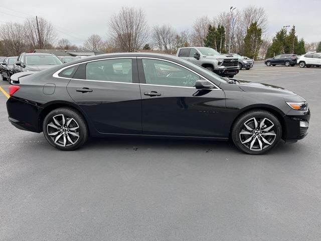 new 2025 Chevrolet Malibu car, priced at $27,161