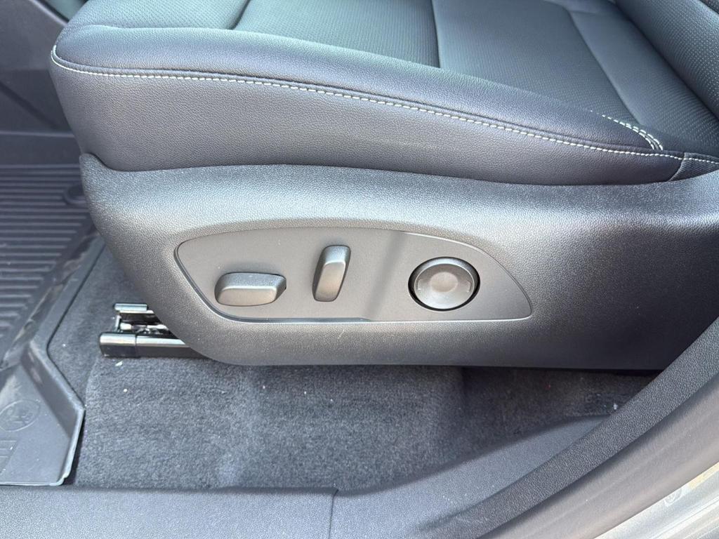new 2025 Chevrolet Traverse car, priced at $43,850
