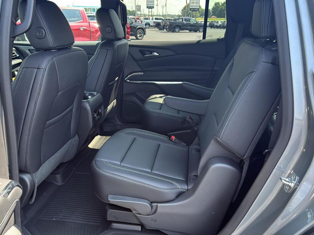 new 2025 Chevrolet Traverse car, priced at $43,850