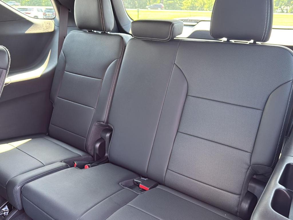 new 2025 Chevrolet Traverse car, priced at $43,850