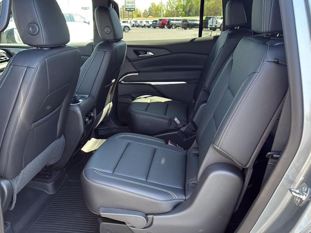 new 2025 Chevrolet Traverse car, priced at $46,370