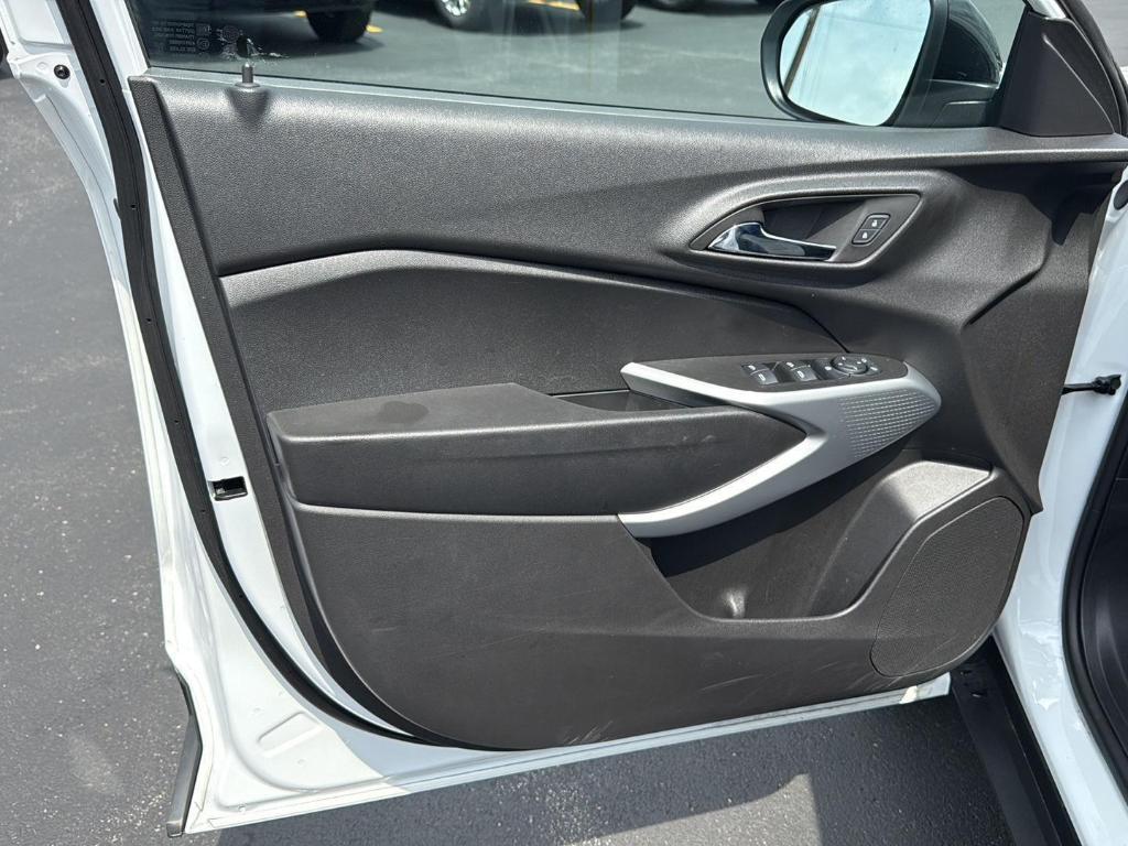 used 2025 Chevrolet Trax car, priced at $25,460