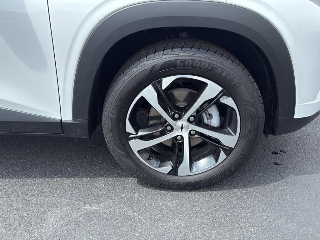 used 2025 Chevrolet Trax car, priced at $25,460