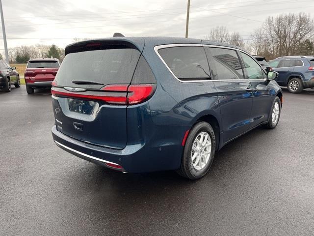 new 2025 Chrysler Pacifica car, priced at $41,920