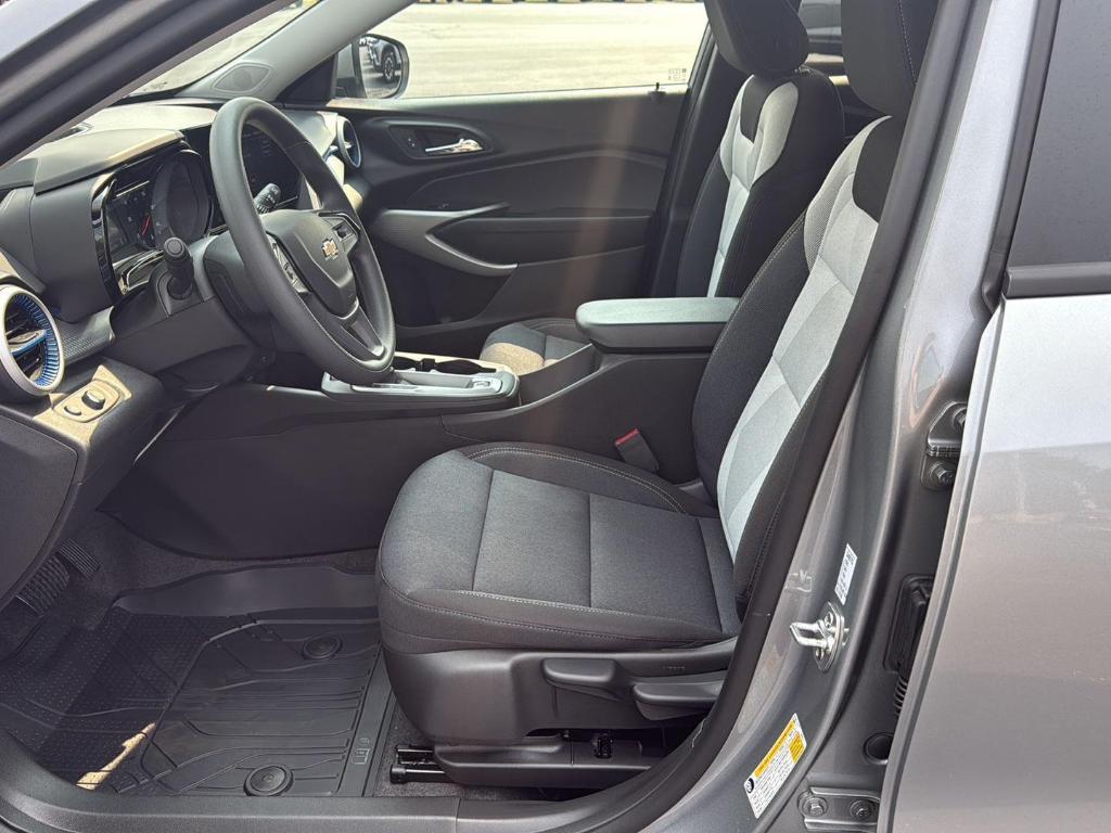 new 2025 Chevrolet Trax car, priced at $23,840