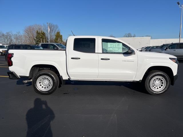 new 2025 Chevrolet Colorado car, priced at $33,158