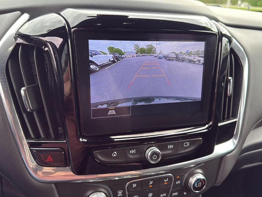used 2022 Chevrolet Traverse car, priced at $33,518