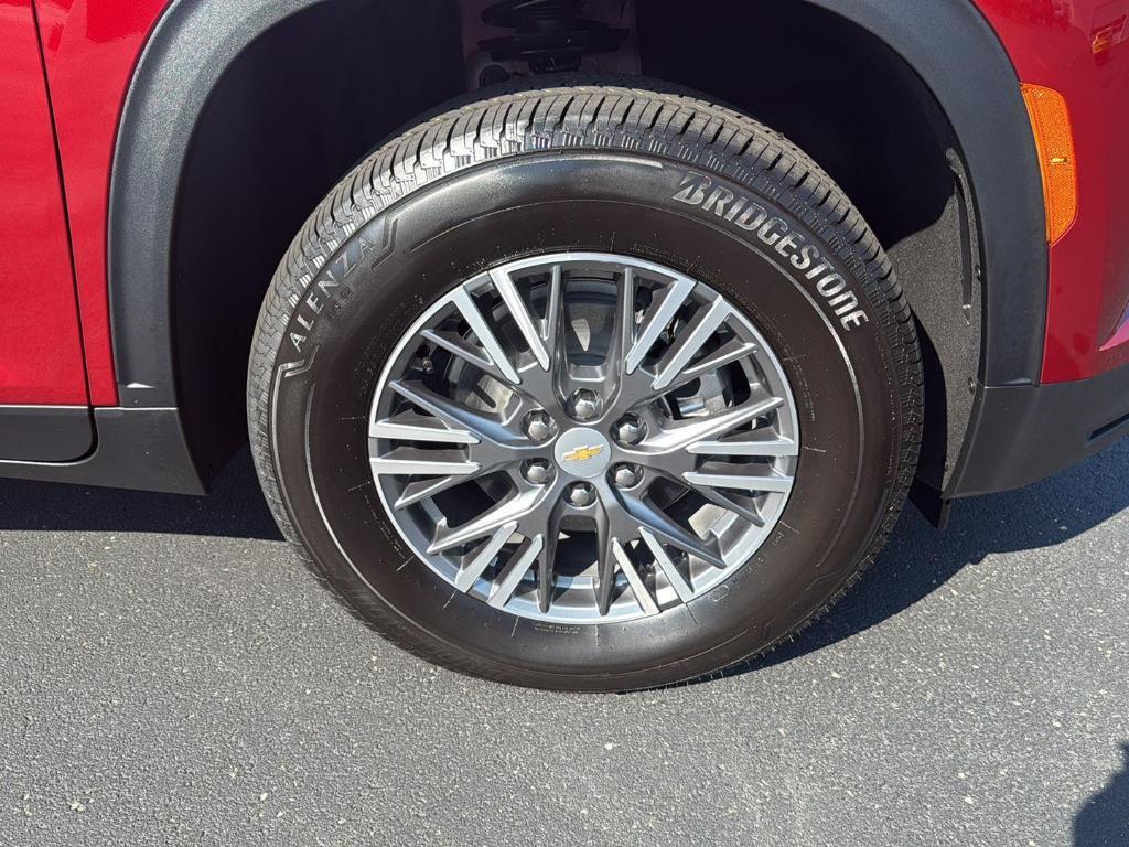 new 2025 Chevrolet Traverse car, priced at $43,080