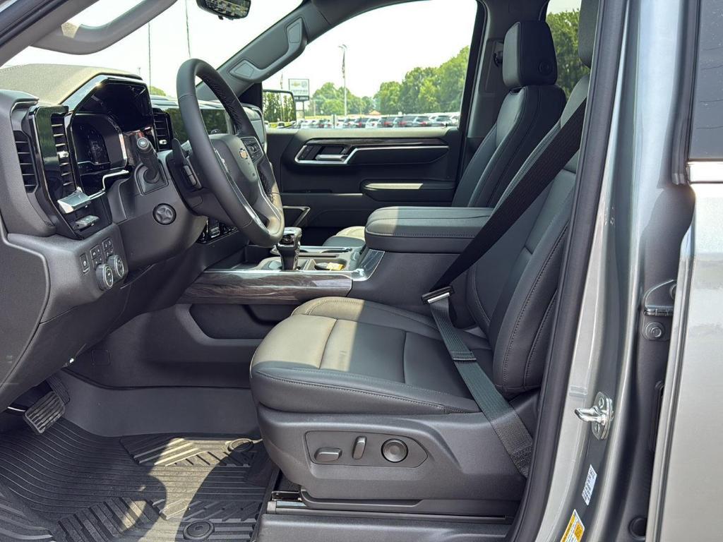 new 2025 Chevrolet Silverado 1500 car, priced at $70,200