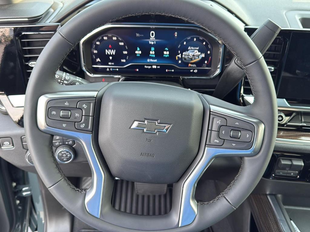 new 2025 Chevrolet Silverado 2500 car, priced at $67,900