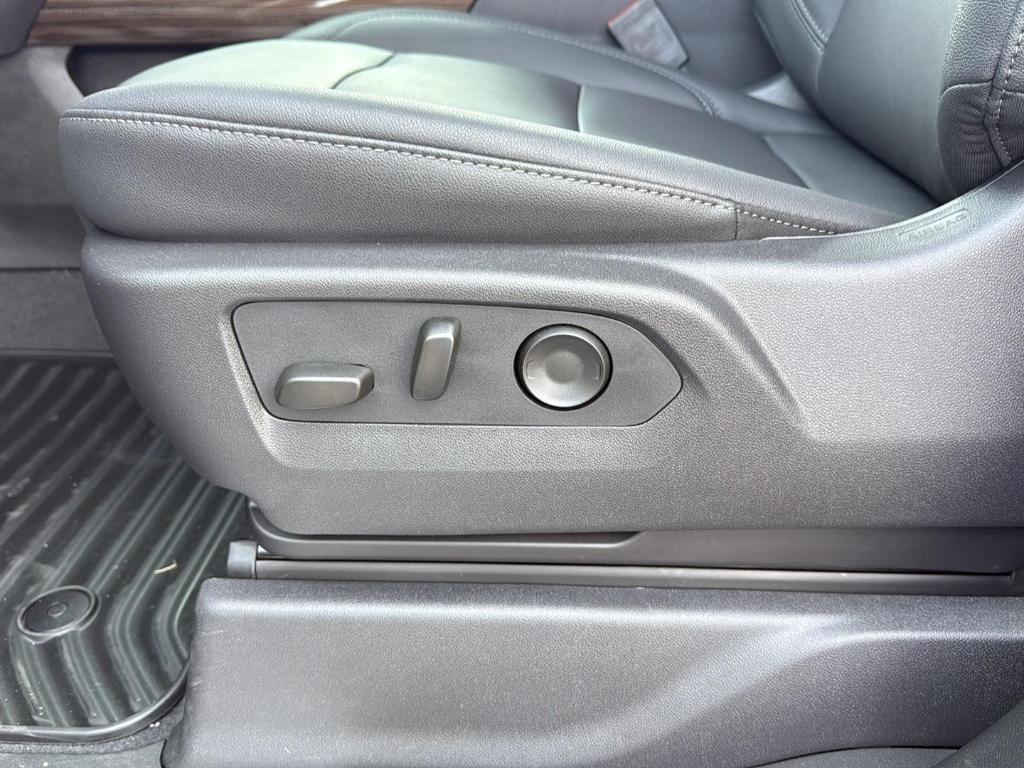 new 2025 Chevrolet Silverado 2500 car, priced at $67,900