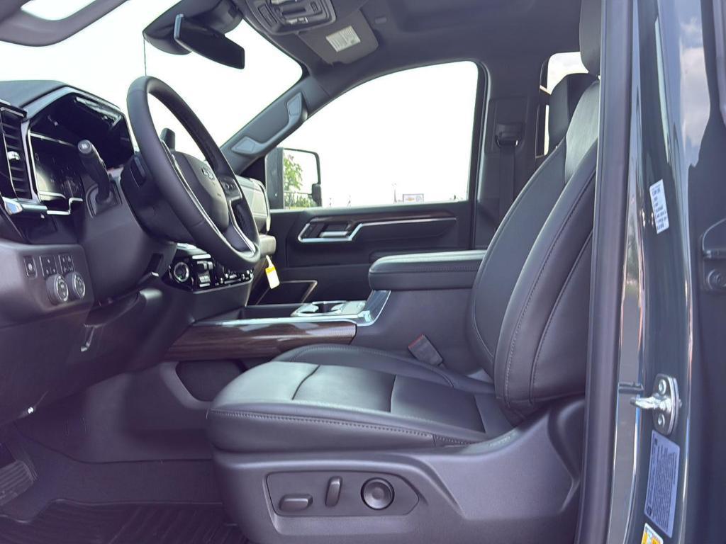 new 2025 Chevrolet Silverado 2500 car, priced at $67,900