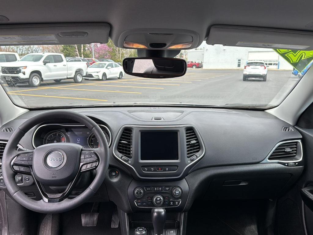 used 2023 Jeep Cherokee car, priced at $25,895