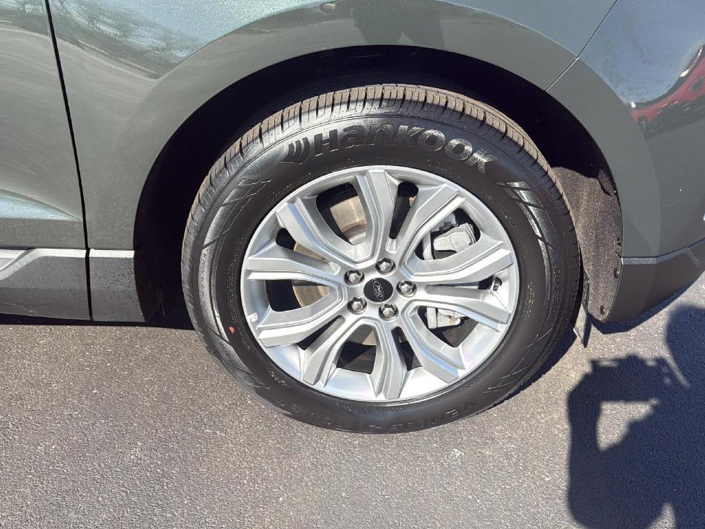 used 2024 Ford Edge car, priced at $31,752