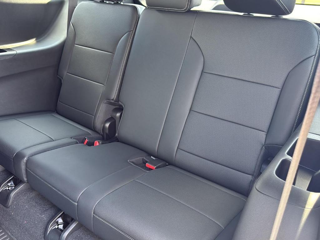 new 2026 Chevrolet Traverse car, priced at $47,425