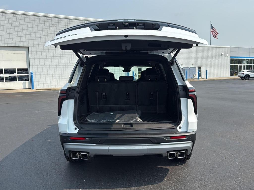 new 2026 Chevrolet Traverse car, priced at $45,680