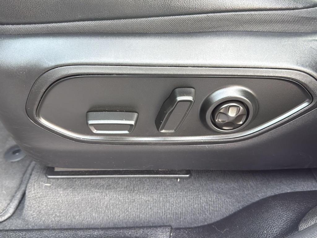 used 2024 Jeep Grand Cherokee L car, priced at $35,700