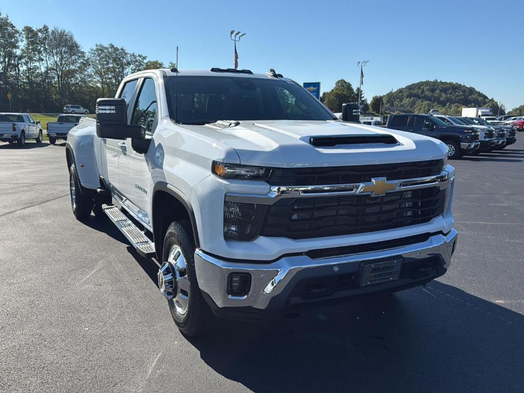 new 2026 Chevrolet Silverado 3500 car, priced at $79,880