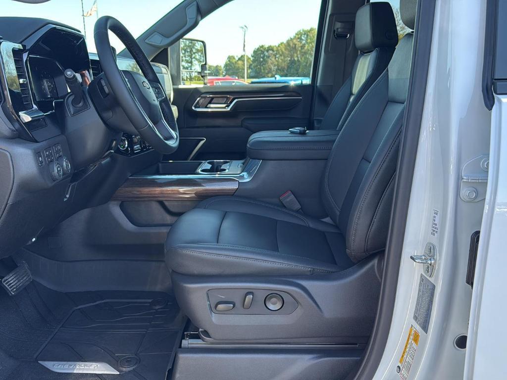 new 2026 Chevrolet Silverado 3500 car, priced at $79,880