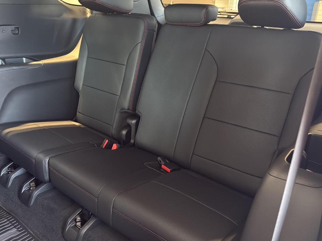 new 2026 Chevrolet Traverse car, priced at $59,220