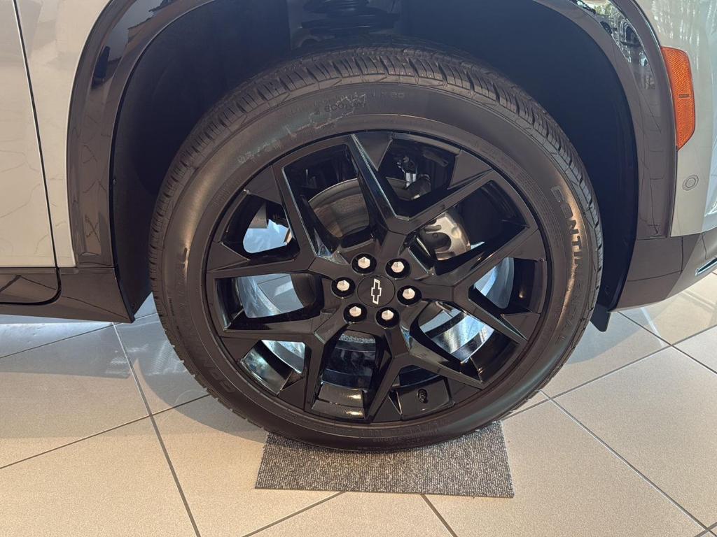 new 2026 Chevrolet Traverse car, priced at $59,220