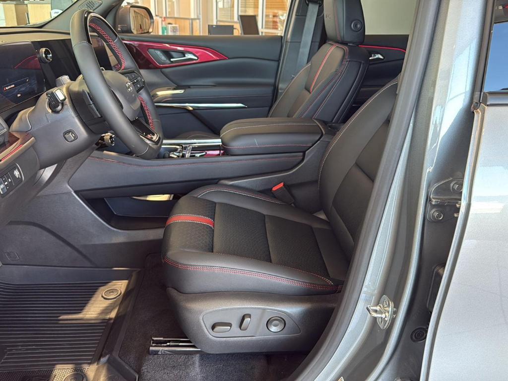 new 2026 Chevrolet Traverse car, priced at $59,220