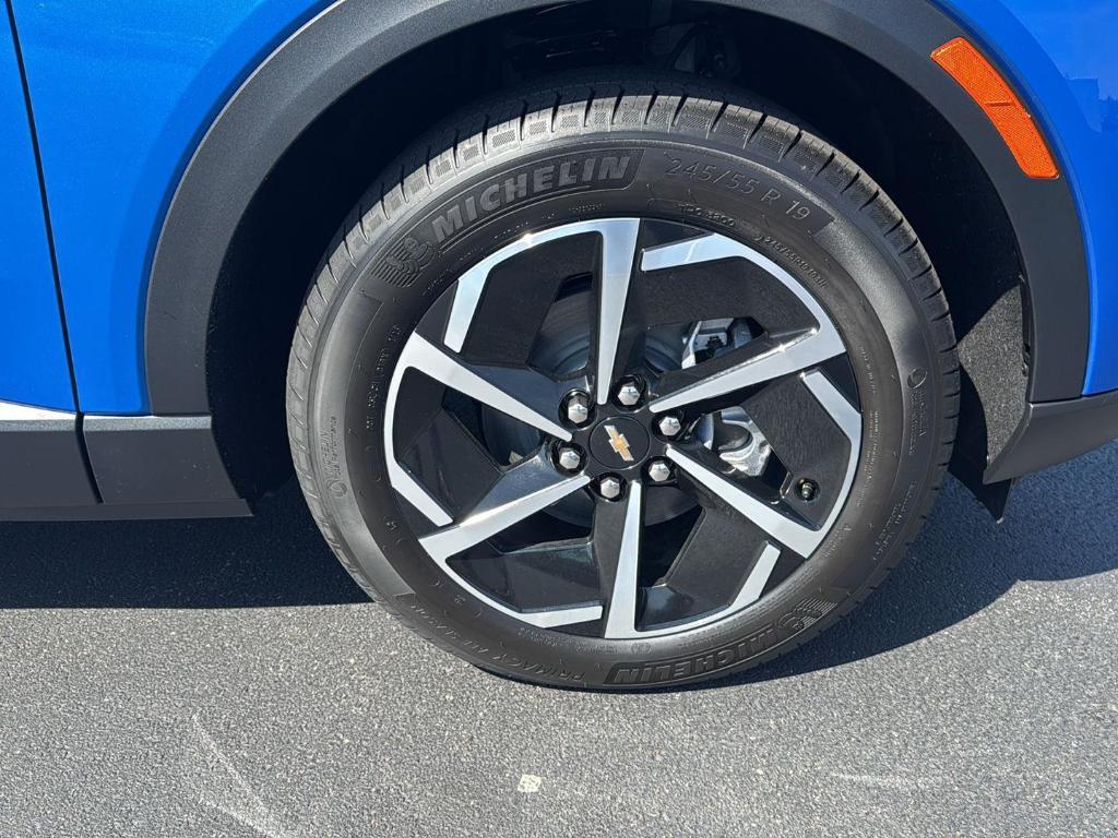 new 2025 Chevrolet Equinox EV car, priced at $34,689