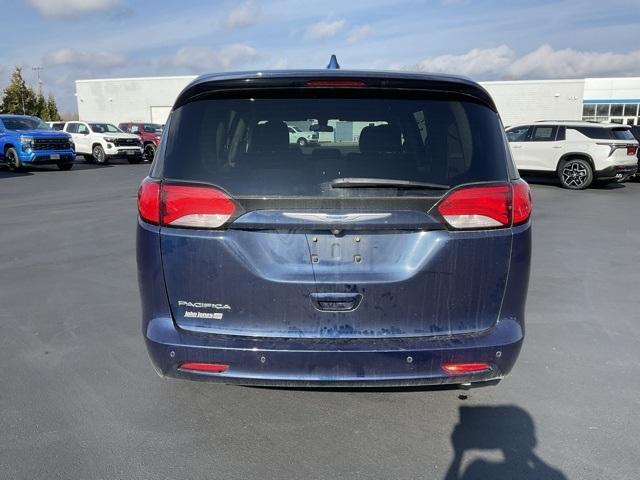 used 2018 Chrysler Pacifica car, priced at $10,000