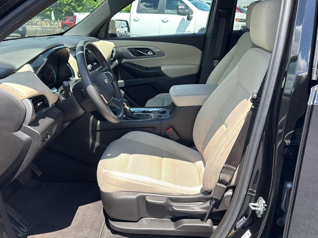 used 2022 Chevrolet Traverse car, priced at $29,800