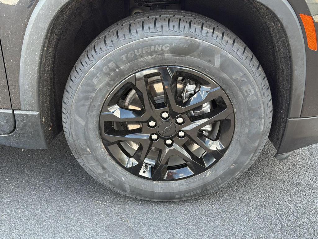 used 2022 Chevrolet Traverse car, priced at $29,800