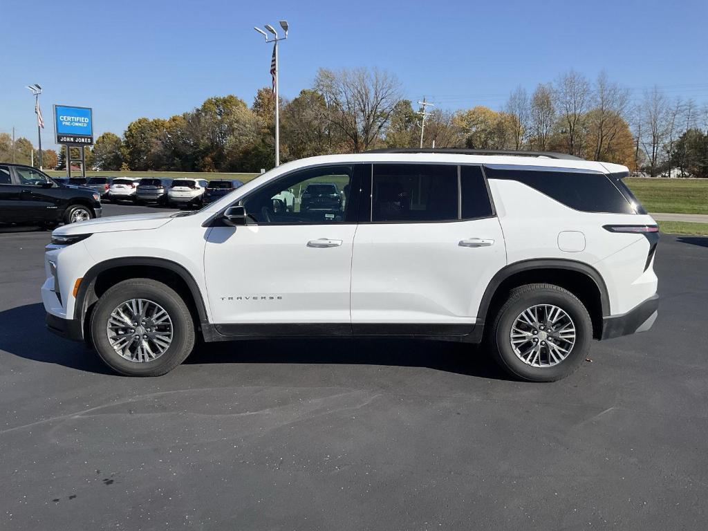 used 2025 Chevrolet Traverse car, priced at $36,800