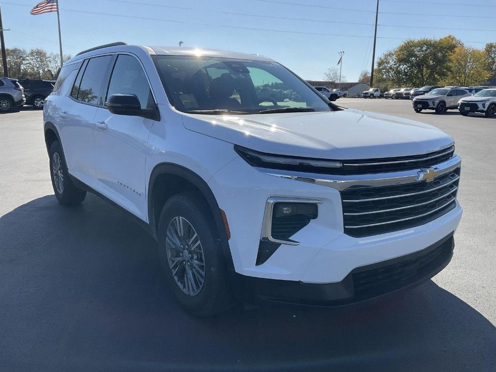 used 2025 Chevrolet Traverse car, priced at $36,800